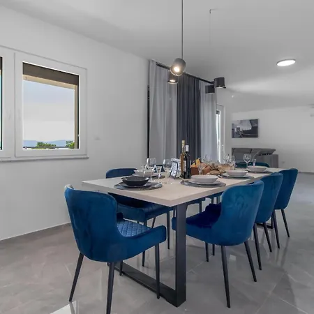 度假居 Pet Friendly In With Kitchen Šmrika