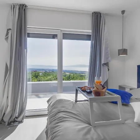 度假居 Pet Friendly In With Kitchen Šmrika
