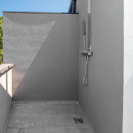 度假居 Pet Friendly In With Kitchen Šmrika