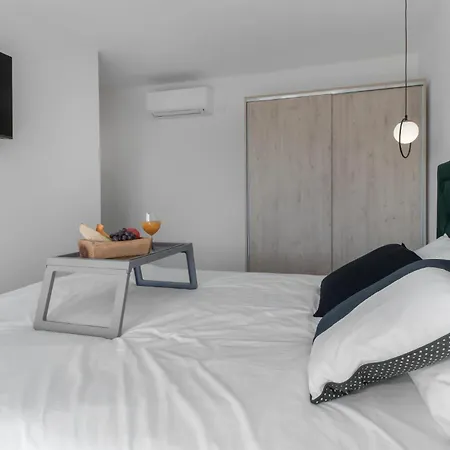 Pet Friendly In With Kitchen Šmrika