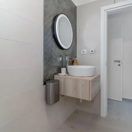 Pet Friendly In With Kitchen Semesterbostad Šmrika